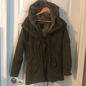 Zip up army green fake fur jacket